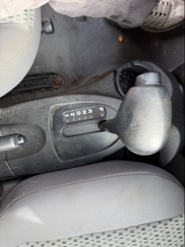 2006 ford focus zx4-s with 155179 miles for sale near Elk River, Minnesota 106630_41_shifter.jpg