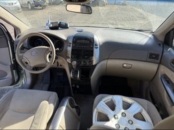 2009 toyota sienna ce-fwd-7-passenger with 179777 miles for sale near Elk River, Minnesota 106631_34_whole_dash.jpg
