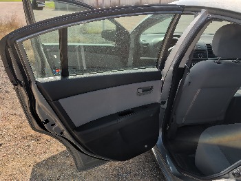 2011 nissan sentra 2.0 with 128752 miles for sale near Elk River, Minnesota 106636_25_drv_rear_door_panel.jpg