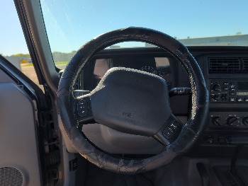 1998 jeep cherokee sport-4-door-4wd with 185611 miles for sale near Elk River, Minnesota 106637_33_dash_from_driver.jpg