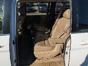 2006 honda odyssey ex-l with 241784 miles for sale near Elk River, Minnesota 106638_24_drv_rear_seat.jpg