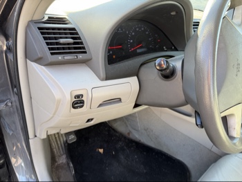 2011 toyota camry base-6-spd-at with 219492 miles for sale near Elk River, Minnesota 106639_37_left_of_steering_wheel.jpg