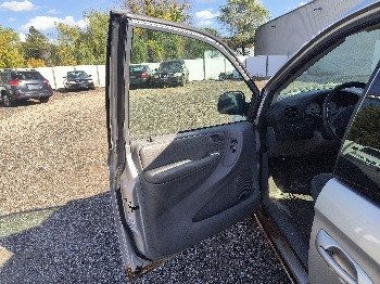 2005 dodge caravan sxt with 132608 miles for sale near Elk River, Minnesota 106640_23_driver_door_panel.jpg