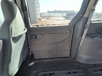 2005 dodge caravan sxt with 132608 miles for sale near Elk River, Minnesota 106640_30_pass_rear_door_panel.jpg