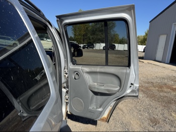 2005 jeep liberty sport-4wd with 175646 miles for sale near Elk River, Minnesota 106643_30_pass_rear_door_panel.jpg