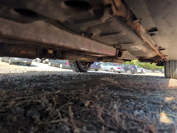 2000 saturn ls ls2 with 145375 miles for sale near Elk River, Minnesota 106652_17_undercar_drv_side.jpg