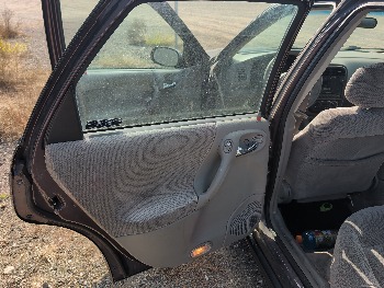 2000 saturn ls ls2 with 145375 miles for sale near Elk River, Minnesota 106652_25_drv_rear_door_panel.jpg