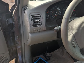 2000 saturn ls ls2 with 145375 miles for sale near Elk River, Minnesota 106652_37_left_of_steering_wheel.jpg