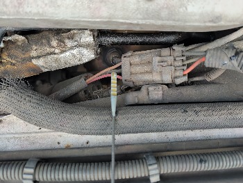 2000 saturn ls ls2 with 145375 miles for sale near Elk River, Minnesota 106652_50_oil_dipstick.jpg
