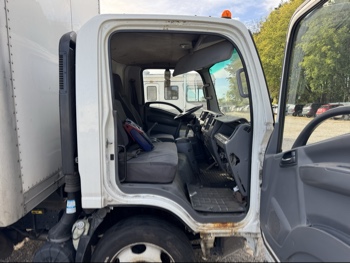 2015 isuzu nqr - with 248215 miles for sale near Elk River, Minnesota 106653_31_passenger_seat.jpg