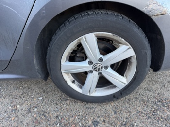 2012 volkswagen passat 2.5l-se-mt with 176667 miles for sale near Elk River, Minnesota 106657_13_rear_drv_wheel.jpg