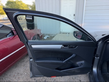 2012 volkswagen passat 2.5l-se-mt with 176667 miles for sale near Elk River, Minnesota 106657_23_driver_door_panel.jpg