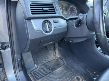 2012 volkswagen passat 2.5l-se-mt with 176667 miles for sale near Elk River, Minnesota 106657_37_left_of_steering_wheel.jpg
