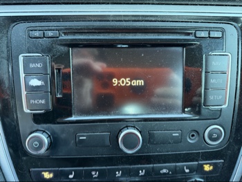 2012 volkswagen passat 2.5l-se-mt with 176667 miles for sale near Elk River, Minnesota 106657_39_radio_closeup.jpg