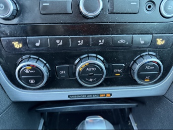 2012 volkswagen passat 2.5l-se-mt with 176667 miles for sale near Elk River, Minnesota 106657_40_climate_control.jpg