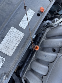 2012 volkswagen passat 2.5l-se-mt with 176667 miles for sale near Elk River, Minnesota 106657_50_oil_dipstick.jpg