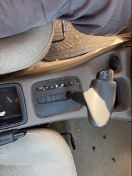 2002 saturn sl sl1 with 170974 miles for sale near Elk River, Minnesota 106660_41_shifter.jpg