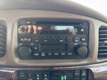 2005 buick lesabre limited with 211419 miles for sale near Elk River, Minnesota 106668_39_radio_closeup.jpg