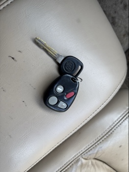 2005 buick lesabre limited with 211419 miles for sale near Elk River, Minnesota 106668_51_keys.jpg