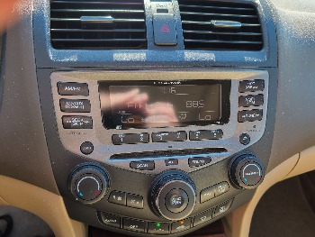 2007 honda accord ex-l-sedan-at with 171912 miles for sale near Elk River, Minnesota 106671_39_radio_closeup.jpg