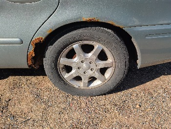 2006 ford taurus sel with 151678 miles for sale near Elk River, Minnesota 106677_13_rear_drv_wheel.jpg