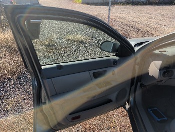 2006 ford taurus sel with 151678 miles for sale near Elk River, Minnesota 106677_23_driver_door_panel.jpg