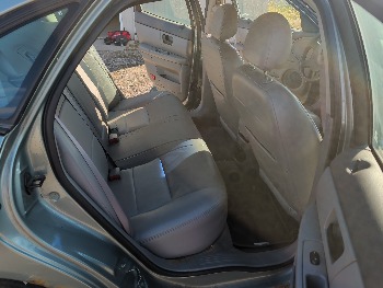 2006 ford taurus sel with 151678 miles for sale near Elk River, Minnesota 106677_28_pass_rear_seat.jpg