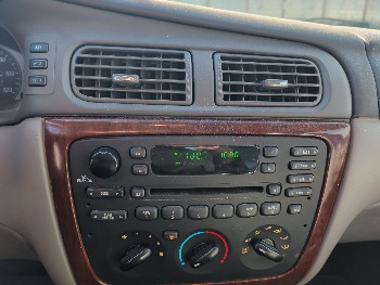 2006 ford taurus sel with 151678 miles for sale near Elk River, Minnesota 106677_39_radio_closeup.jpg