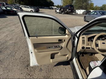 2009 ford escape xlt-fwd-v6 with 165967 miles for sale near Elk River, Minnesota 106684_23_driver_door_panel.jpg