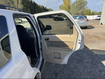 2009 ford escape xlt-fwd-v6 with 165967 miles for sale near Elk River, Minnesota 106684_30_pass_rear_door_panel.jpg