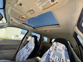 2009 ford escape xlt-fwd-v6 with 165967 miles for sale near Elk River, Minnesota 106684_35_headliner_sunroof.jpg