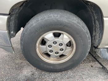 2000 chevrolet suburban k1500-4wd with 214094 miles for sale near elk-river, minnesota 143577b79b974299a1687435fb19964b.jpeg