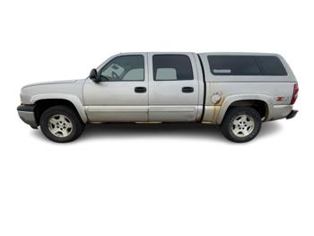 2005 chevrolet silverado-1500 ls-crew-cab-4wd with 291163 miles for sale near fridley, minnesota 15b0dcd19dfd4d9085b395fceeeeb123.jpg