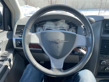 2008 chrysler town-&-country touring with 153950 miles for sale near lake-elmo, minnesota 16c9d31d90cf472180b7464881a798d7.jpeg