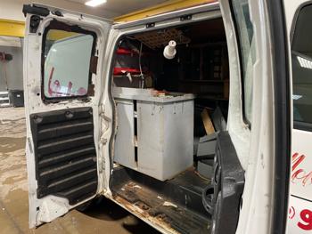 2000 chevrolet express with 344483 miles for sale near elk-river, minnesota 191488d2c5834cbab2fcd9e7471e87b7.jpg