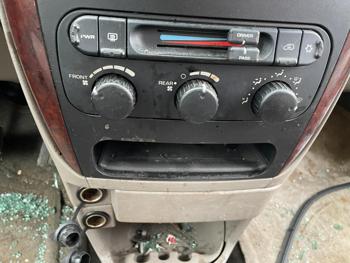 2002 chrysler town-and-country ex--touring-edition with 145628 miles for sale near elk-river, minnesota 1a295e43aebc43058da5d90c9c899148.jpg