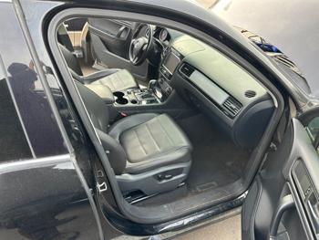 2014 volkswagen touareg vr6-lux with 142869 miles for sale near burnsville, minnesota 1b2da7c60142417bb0a12c5acaf98faa.jpeg