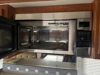 2006 freightliner x-line-motorhome - with 27483 miles for sale near elk-river, minnesota 1b634d2d1c554e049a98c01b2c093a1c.jpg