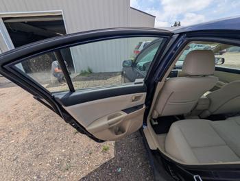 2009 mazda mazda3 i-sport-4-door with 175914 miles for sale near elk-river, minnesota 1bd034ddec7f464280dc184a8236861a.jpg