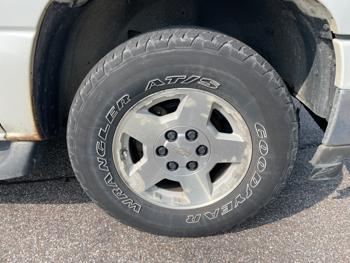 2006 chevrolet suburban 1500-4wd with 216944 miles for sale near elk-river, minnesota 1f409042770b435596b43079879bfb5a.jpeg