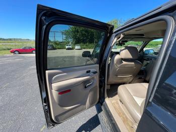 2006 gmc yukon-denali with 316678 miles for sale near shakopee, minnesota 1fd971fa35de490083444872f18a9089.jpeg