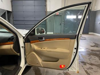 2009 hyundai sonata limited with 198144 miles for sale near elk-river, minnesota 214b6451b00244ff8cb82ce6c502e100.jpg