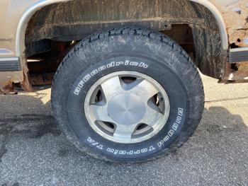 1999 gmc suburban 1500-4wd with 201982 miles for sale near elk-river, minnesota 226c04e93c3145c686bd4b25bcf00df6.jpeg