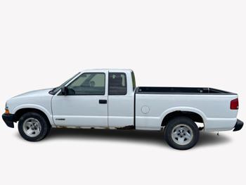 2001 chevrolet s-10-pickup with 161221 miles for sale near elk-river, minnesota 22dc025fa8534062956b96da3bce7c3e.jpg