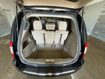 2016 chrysler town-&-country touring with 160048 miles for sale near elk-river, minnesota 233c68e31f2d4fcc85aab4e00fd059e2.jpeg