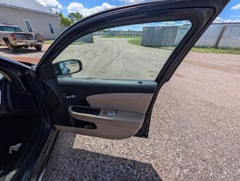 2011 chrysler 200 with 160270 miles for sale near elk-river, minnesota 263dbee2989544f5af77e250ca5818b4.jpg