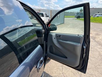 2007 chrysler town-&-country touring with 161981 miles for sale near elk-river, minnesota 26ad2d3bbf9747e582cd6fd9364f6f16.jpeg