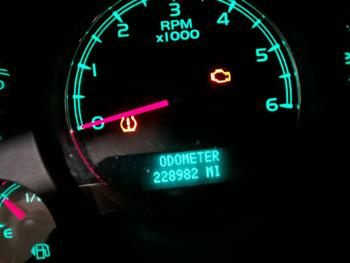 2007 chevrolet avalanche ls-4wd with 228982 miles for sale near elk-river, minnesota 28b52313a6594447b71a315a8ab5576a.jpg