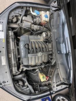 2014 volkswagen touareg vr6-lux with 142869 miles for sale near burnsville, minnesota 295b2476ce1e4371bf03a492804079e3.jpeg