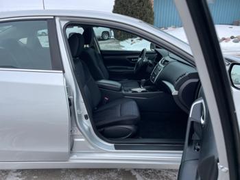 2017 nissan altima 2.5-s with 153306 miles 2a2be4ddb4a64cf5a4ea59b9fc6c3239.jpeg